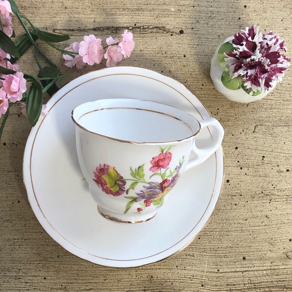 Royal Stafford Teacup & Saucer No 1820 - Picture 4 of 7